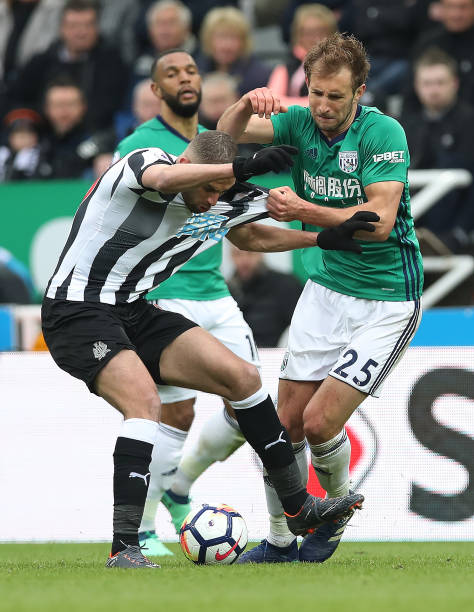 他用实际行 他用实际行