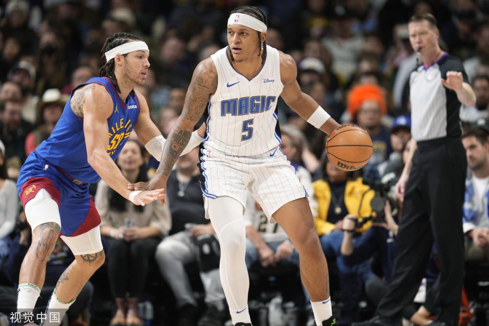 他在场上的 他在场上的